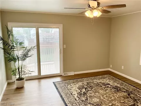 414 Ohio St, Elyria, OH 44035 photo 4