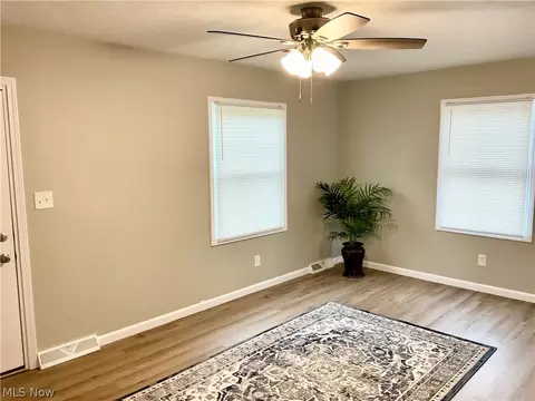 414 Ohio St, Elyria, OH 44035 photo 7