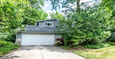 25053 Letchworth Rd, Beachwood, OH 44122
