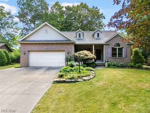 2548 Franciscan St NE, Canton, OH 44705