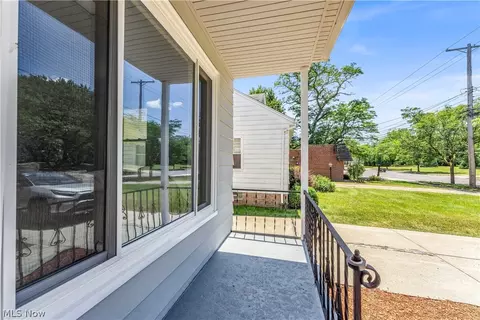 5581 Dunham Rd, Maple Heights, OH 44137 photo 6