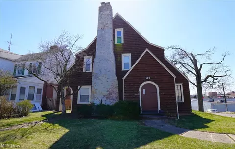 202 13th St NE, Canton, OH 44714