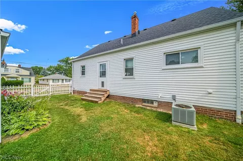 30080 Harrison St, Willowick, OH 44095 photo 24