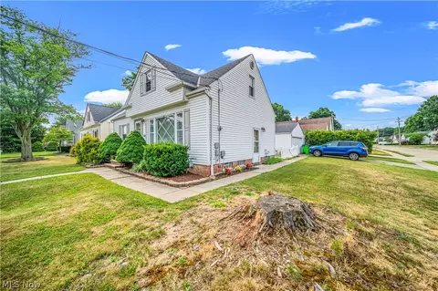 30080 Harrison St, Willowick, OH 44095 photo 2