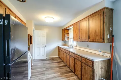861 E 245th St, Euclid, OH 44123 photo 7