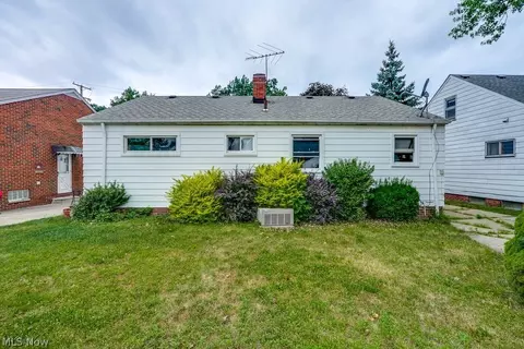 861 E 245th St, Euclid, OH 44123 photo 4
