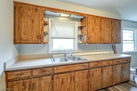 861 E 245th St, Euclid, OH 44123 photo 5