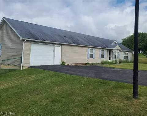 45424 Robby Dr, Saint Clairsville, OH 43950