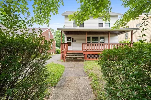 1452 E 196th St, Euclid, OH 44117