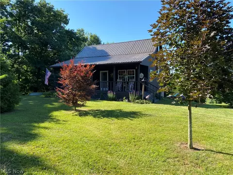 8063 Aurora Rd NE, Salineville, OH 43945