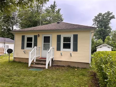 1090 Elm Ave, Madison, OH 44057