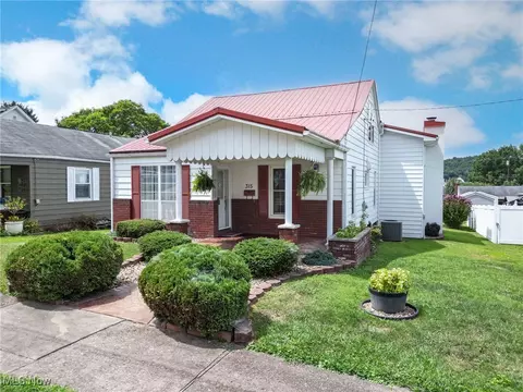 315 Morgan Ave, Saint Marys, WV 26170