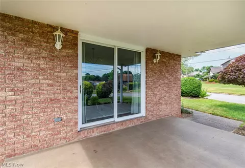 154 Rocky Ledge Dr, Struthers, OH 44471 photo 24