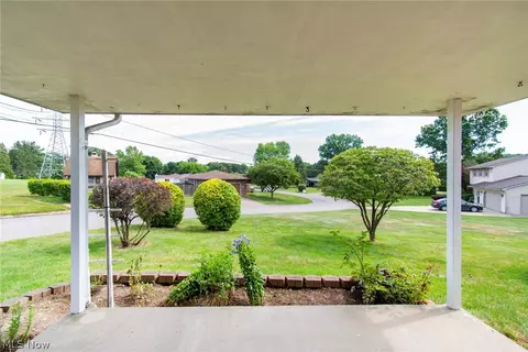 154 Rocky Ledge Dr, Struthers, OH 44471 photo 23