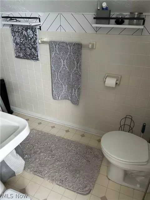 Bath - 159 Poplar Ave NW, Canton, OH 44708 photo 2 of 2