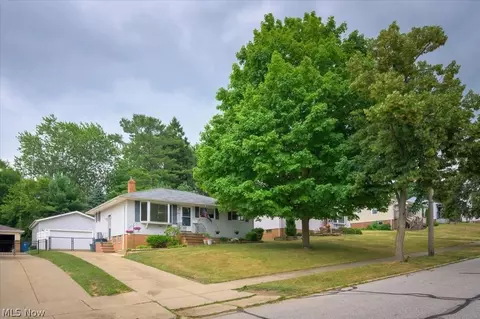 5291 Melody Ln, Willoughby, OH 44094
