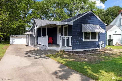 692 Abbe Rd N, Elyria, OH 44035