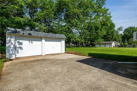 Exterior - 692 Abbe Rd N, Elyria, OH 44035 photo 2 of 5