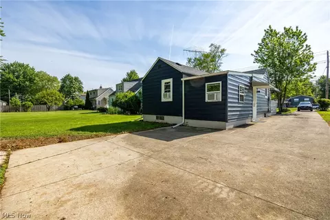 Exterior - 692 Abbe Rd N, Elyria, OH 44035 photo 3 of 5