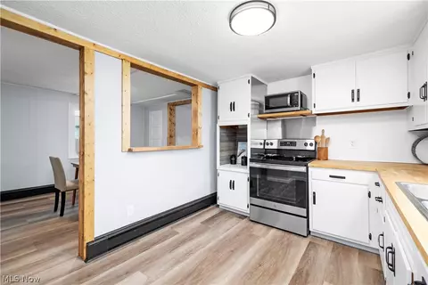 Kitchen - 692 Abbe Rd N, Elyria, OH 44035 photo 2 of 3
