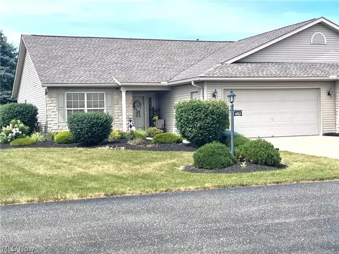 1021 Cypress Ln NW, Strasburg, OH 44680