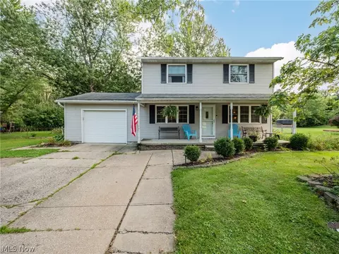 4643 Hollyview Dr, Vermilion, OH 44089