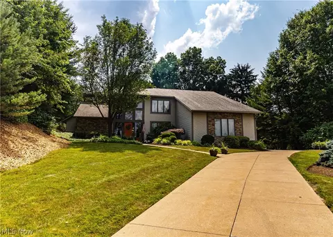 2995 Mill Ridge Cir NW, Canton, OH 44708 photo 4