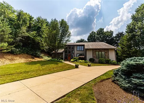2995 Mill Ridge Cir NW, Canton, OH 44708 photo 3
