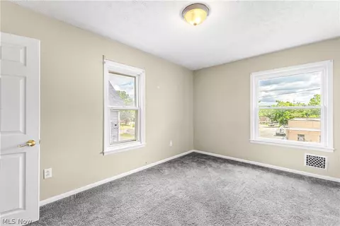 Bedroom - 29 Stewart St, Struthers, OH 44471 photo 1 of 6