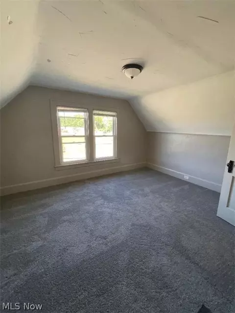 Bedroom - 2147 Columbus Ave, Ashtabula, OH 44004 photo 5 of 6