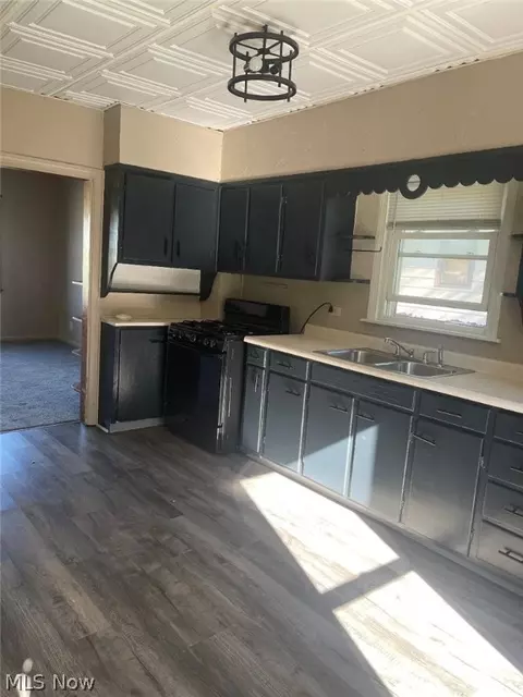 Kitchen - 2147 Columbus Ave, Ashtabula, OH 44004 photo 1 of 1