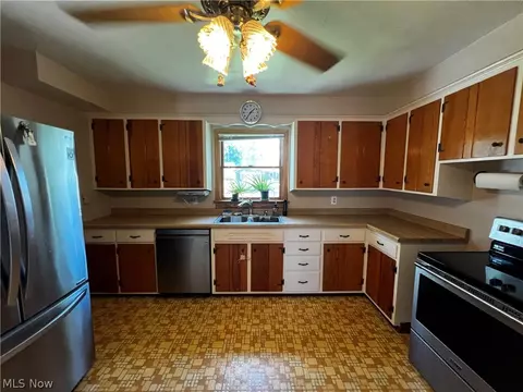 Kitchen - 2120 E 40th St, Ashtabula, OH 44004 photo 3 of 3