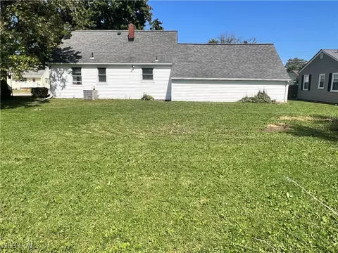Exterior - 2120 E 40th St, Ashtabula, OH 44004 photo 3 of 3