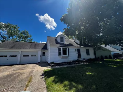 Exterior - 2120 E 40th St, Ashtabula, OH 44004 photo 1 of 3
