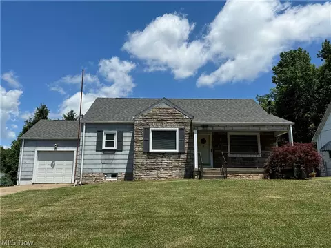1130 Colegate Dr, Marietta, OH 45750