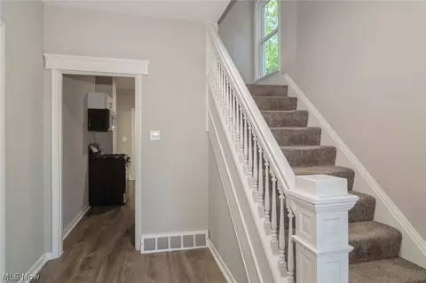 Entry Way - 762 Lakeside Ave, Lorain, OH 44052 photo 1 of 3