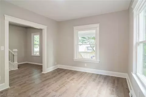 Living - 762 Lakeside Ave, Lorain, OH 44052 photo 2 of 2