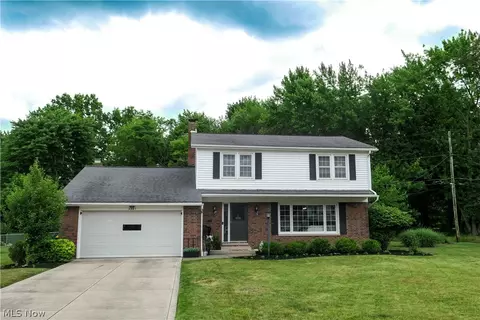 3561 Lotus Ln, Seven Hills, OH 44131