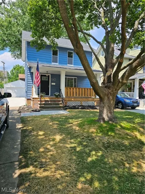 2068 Carabel Ave, Lakewood, OH 44107