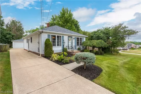 651 Orchardview Rd, Seven Hills, OH 44131