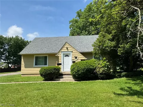 2720 S Schenley Ave, Youngstown, OH 44511