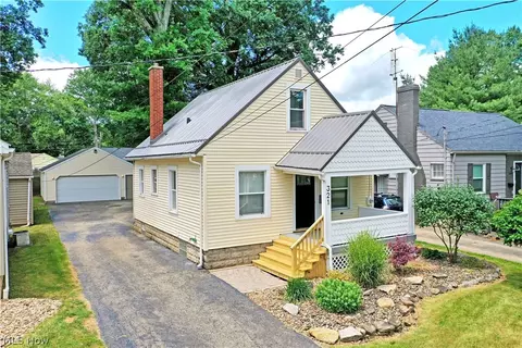 321 Kenmore Ave NE, Warren, OH 44483