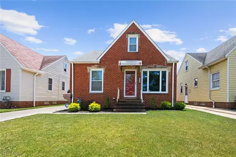 4427 Dawnshire Dr, Parma, OH 44134