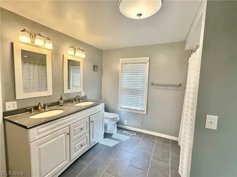 116 E Pike St, Barnesville, OH 43713 photo 17