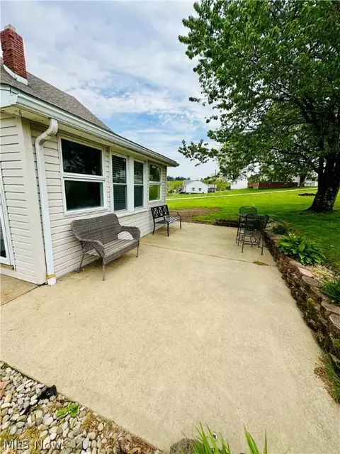 116 E Pike St, Barnesville, OH 43713 photo 7
