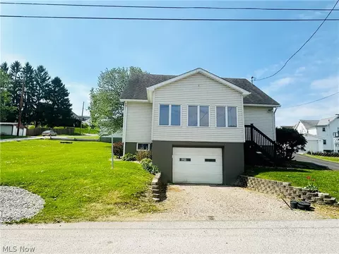 116 E Pike St, Barnesville, OH 43713 photo 2
