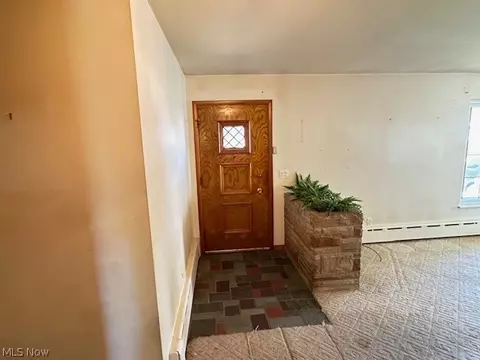 Entry Way - 141 Roosevelt Ave, Elyria, OH 44035 photo 1 of 1