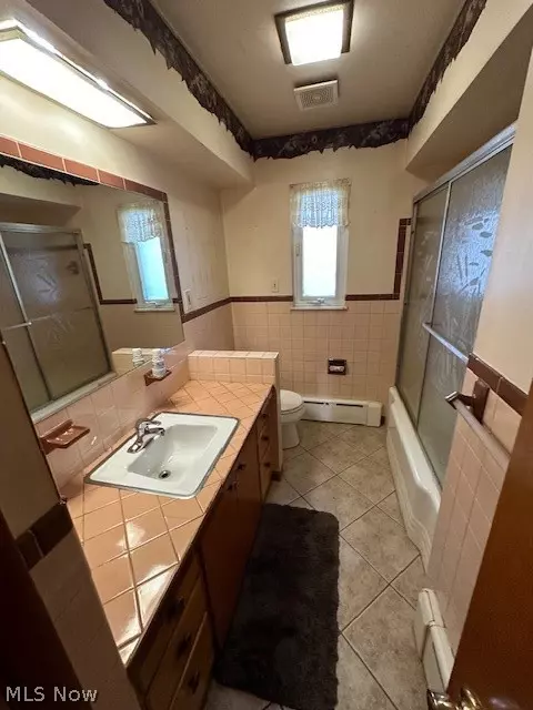 Bath - 141 Roosevelt Ave, Elyria, OH 44035 photo 1 of 4