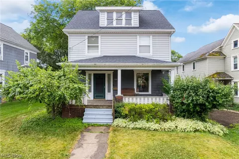 328 W Maple St, North Canton, OH 44720