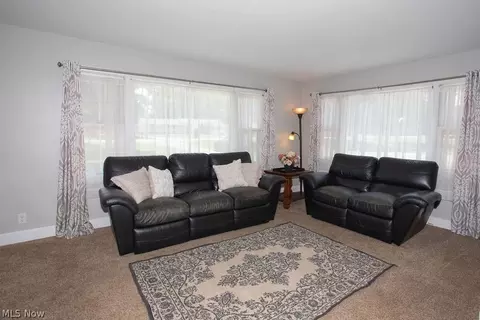 Living - 7350 Hitchcock Rd, Boardman, OH 44512 photo 1 of 2